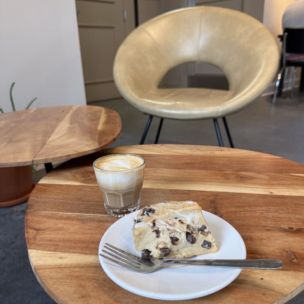 Hardy Coffee Co. - Chocolate chip scone and cortado - Coffee & Tea Near Me - Omaha, Nebraska