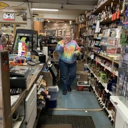 Cambria General Store - Threatening to call the cops on me