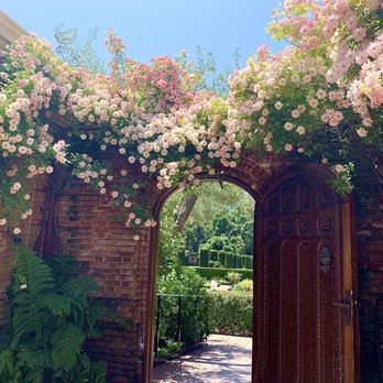 Filoli - Shop entrance to the garden - Botanical Gardens Near Me - Woodside, California