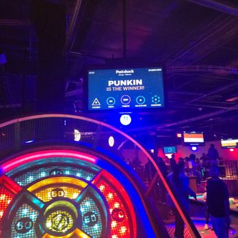 Puttshack - Oakbrook - Winner and last game in Sapphire - Mini Golf Near Me - Oak Brook, Illinois