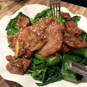 Trithis Restaurant - Gai lan choy and stir fried beef - Chinese Near Me - Mississauga, Ontario