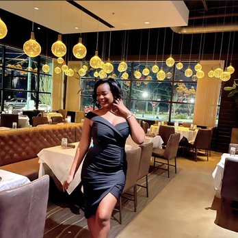 Arnette's Chop Shop - First floor dining room - Steakhouses Near Me - Brookhaven, Georgia
