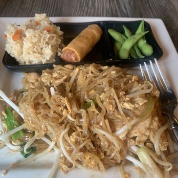 Cafe Equator - Pad Thai lunch - Thai Near Me - Metairie, Louisiana
