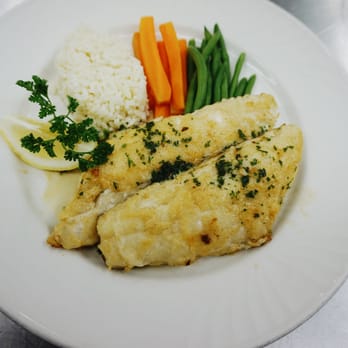 Lean On Meals Calgary - Featured is our smooth and delicious pan-seared pickerel, with gently steamed jasmine rice, and our colorful vegetable selection - Food Delivery Services Near Me - Calgary, Alberta