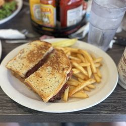 Pastrami Reuben
