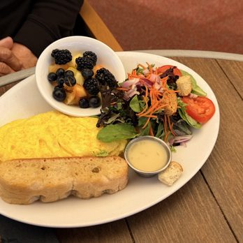 Creekside American Bistro - Cheddar Cheese Omelet - New American Near Me - Sedona, Arizona Creekside American Bistro - Cheddar Cheese Omelet - New American Near Me - Sedona, Arizona