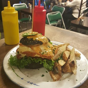 La Chicha - Emparedado de provolone. No sé cómo me lo voy a comer. ¿Por quién nos toman? - Gastropubs Near Me - Ciudad de México, DIF