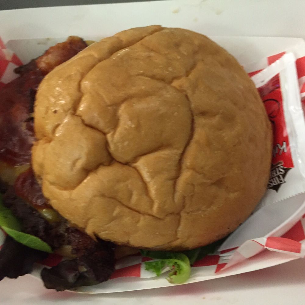 Bacon MANia Truck - The boss hog is a boss - American Near Me - Citrus Heights, California