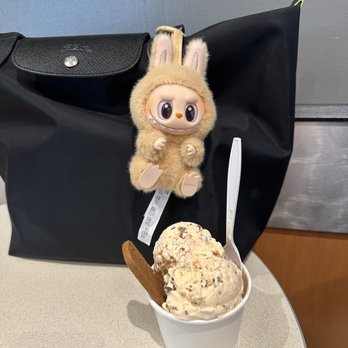 Hand & Spoon - Ice Cream & Frozen Yogurt Near Me - Redondo Beach, California