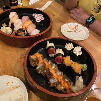 Genki - Sushi deluxe combo, surf clam and uni Nigiri - Japanese Near Me - Wilmington, North Carolina Genki - Sushi deluxe combo, surf clam and uni Nigiri - Japanese Near Me - Wilmington, North Carolina