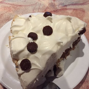 Whitlow's Forerunner - Peanut butter pie...yum!! - American Near Me - Muskegon, Michigan