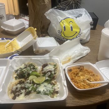 Taquerias cervantez - 4 Taco Plate, 32oz Horchata, Chips and Queso - Mexican Near Me - Allen, Texas