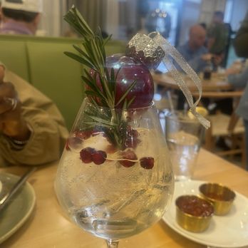 Egg Posh - Cranberry Ornamental Spritz & Chicken Bowl - Breakfast & Brunch Near Me - Frisco, Texas