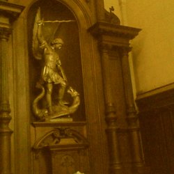 Eglise Saint Sever - Drachentöter Seitenaltar