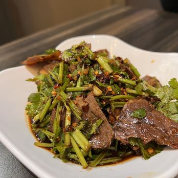 Magic Noodle - a plate of stir fried beef and asparagus - Chinese Near Me - Scarborough, Ontario Magic Noodle - a plate of stir fried beef and asparagus - Chinese Near Me - Scarborough, Ontario