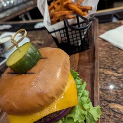 Le Bar - Classic burger with sweet potato fries