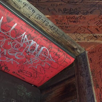 Rockin Crawfish - Waiting area decor. - Cajun/Creole Near Me - San Pablo, California