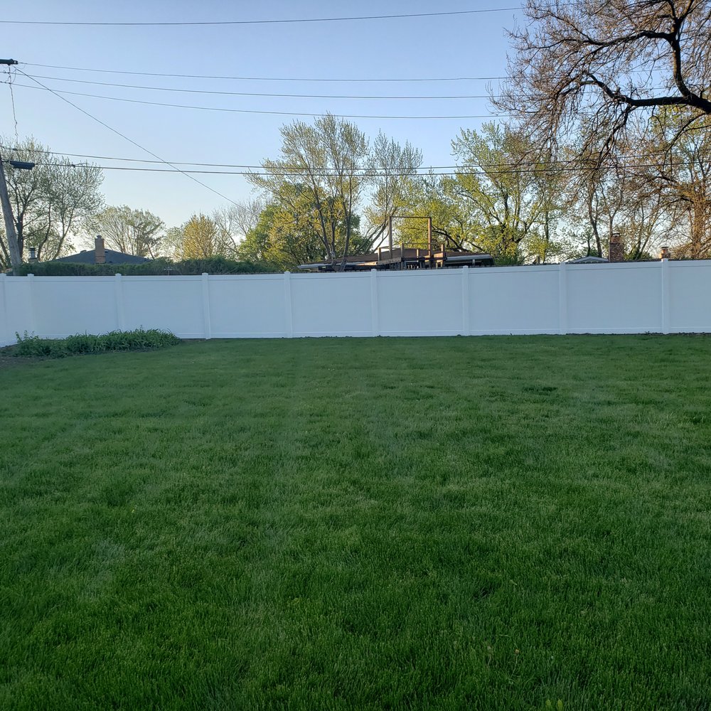 Royal Fence - Fences & Gates Near Me - South Elgin, Illinois