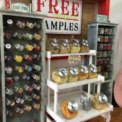 Popcorn Emporium - Samples. Samples everywhere. Okay maybe not 'everywhere' but they exist here.