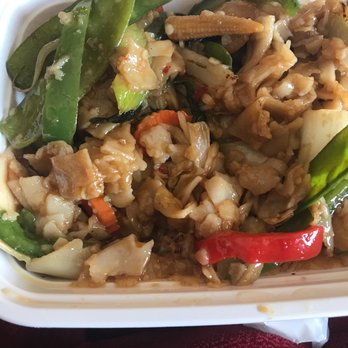 Bangkok Cafe - Drunken noodles - Thai Near Me - Ferndale, Michigan