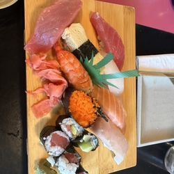 Sagano Japanese Restaurant - Sushi combo A
