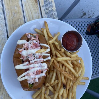 The Whitlock - Lobster roll and fries - Bars Near Me - Katonah, New York