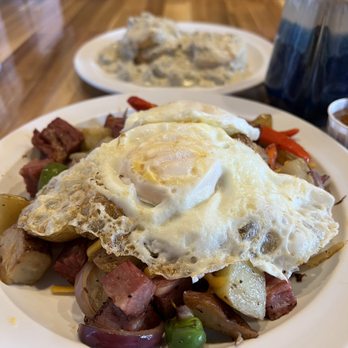 Nye Beach Cafe - Corned beef hash - Cafes Near Me - Newport, Oregon Nye Beach Cafe - Corned beef hash - Cafes Near Me - Newport, Oregon