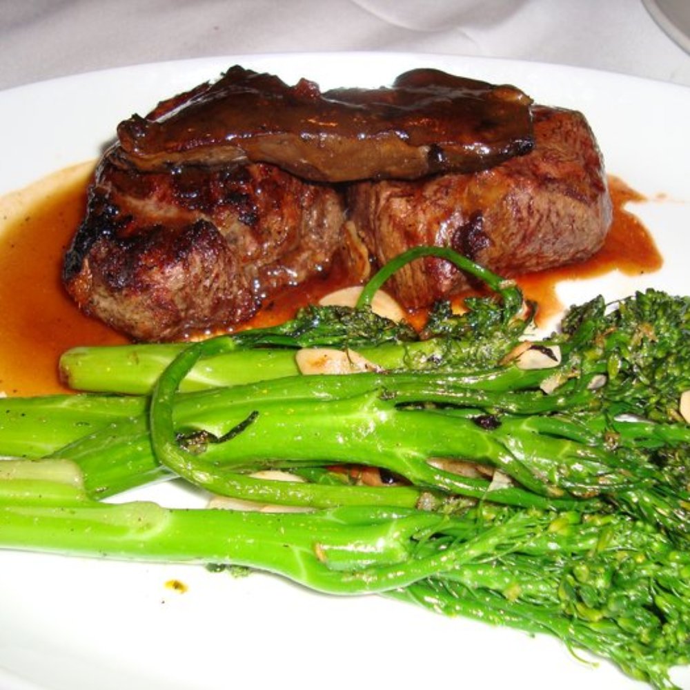 Carmine's - Filet Mignon - Italian Near Me - Chicago, Illinois