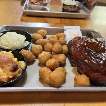 Little Richard's Barbeque - Half chicken with Mac & cheese & Potato salad - Barbeque Near Me - Mount Airy, North Carolina