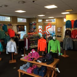 Ridgefield Running Company - RRC offers shoe, clothing, accessories for every type of runner; recreational, competitive, high school and hobbyist