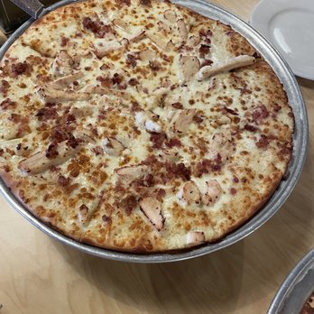 Pizza Place - Chicken , Bacon and Ranch Pizza - Pizza Near Me - Tropic, Utah