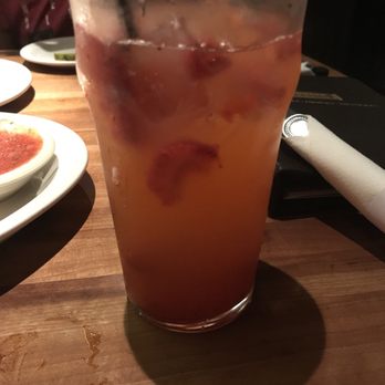 Cheddar's Scratch Kitchen - Strawberry lemonade with real strawberries in it - Comfort Food Near Me - Sanford, Florida
