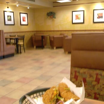 Subway - Inside View - Fast Food Near Me - Eugene, Oregon
