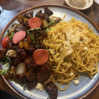 Hên Vietnamese Restaurant - Garlic noodles and bo luc lac - Sandwiches Near Me - Cherry Hill Township, New Jersey