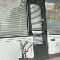 No one in business 20 min after opening time.