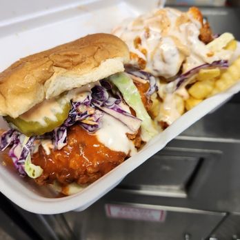 El Reaper Chicken - Buffalo chicken sandwich. - Fast Food Near Me - Indio, California