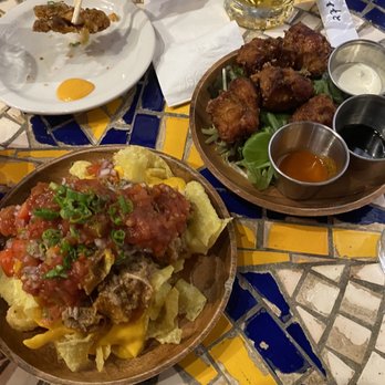 Genius Lounge - Happy Hour Kailua Pork Nachos and Chicken Karaage - Japanese Near Me - Honolulu, Hawaii