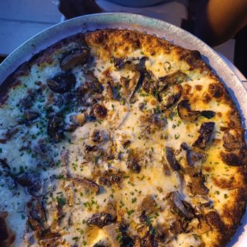 Danny’s Pizza Tavern - Pizza Near Me - Toronto, Ontario