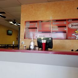 Las Alitas Sports & Wings - Rio - The counter where you order