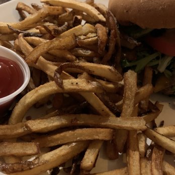 Warren's Ale House - Impossible burger and fresh cut fries - New American Near Me - Wheaton, Illinois