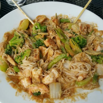 Thai Basil - Thai Near Me - Manchester Center, Vermont
