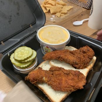 Dave's Hot Chicken - Hot Box - Tenders - Chicken Shop Near Me - Braintree, Massachusetts