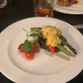Gordon Ramsay Hell's Kitchen - Filet Oscar w/asparagus and roasted tomatoes - Steakhouses Near Me - Stateline, Nevada
