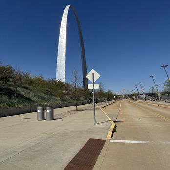 Gateway Arch - Arch from parking lot - Landmarks & Historical Buildings Near Me - St. Louis, Missouri
