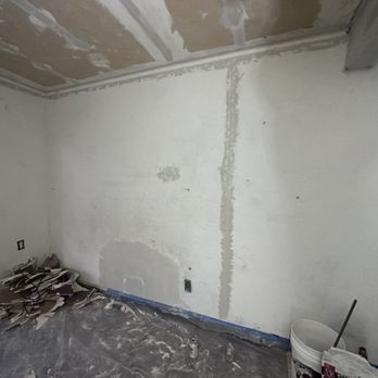 Carlos Interior Painting - Painters Near Me
