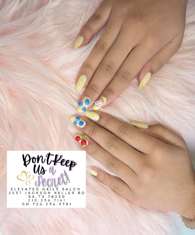 Elevated Nails Salon Logo