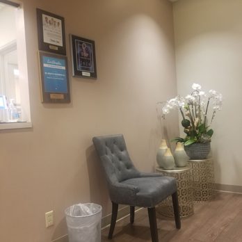 Spinatomy Spine & Disc Centers - Waiting area. - Chiropractors Near Me - Van Nuys, California Spinatomy Spine & Disc Centers - Waiting area. - Chiropractors Near Me - Van Nuys, California