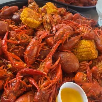 Ale & Ivy - Sports Bars Near Me - Spring, Texas
