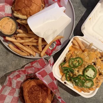 7th Street Burger - Burgers Near Me - Boston, Massachusetts