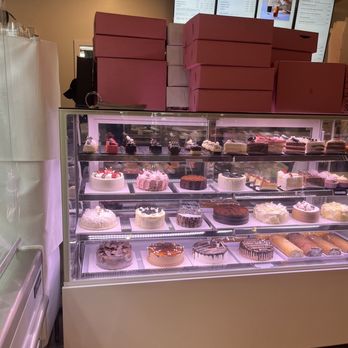 Amor Cafe & Pastry - Bakeries Near Me - Centreville, Virginia